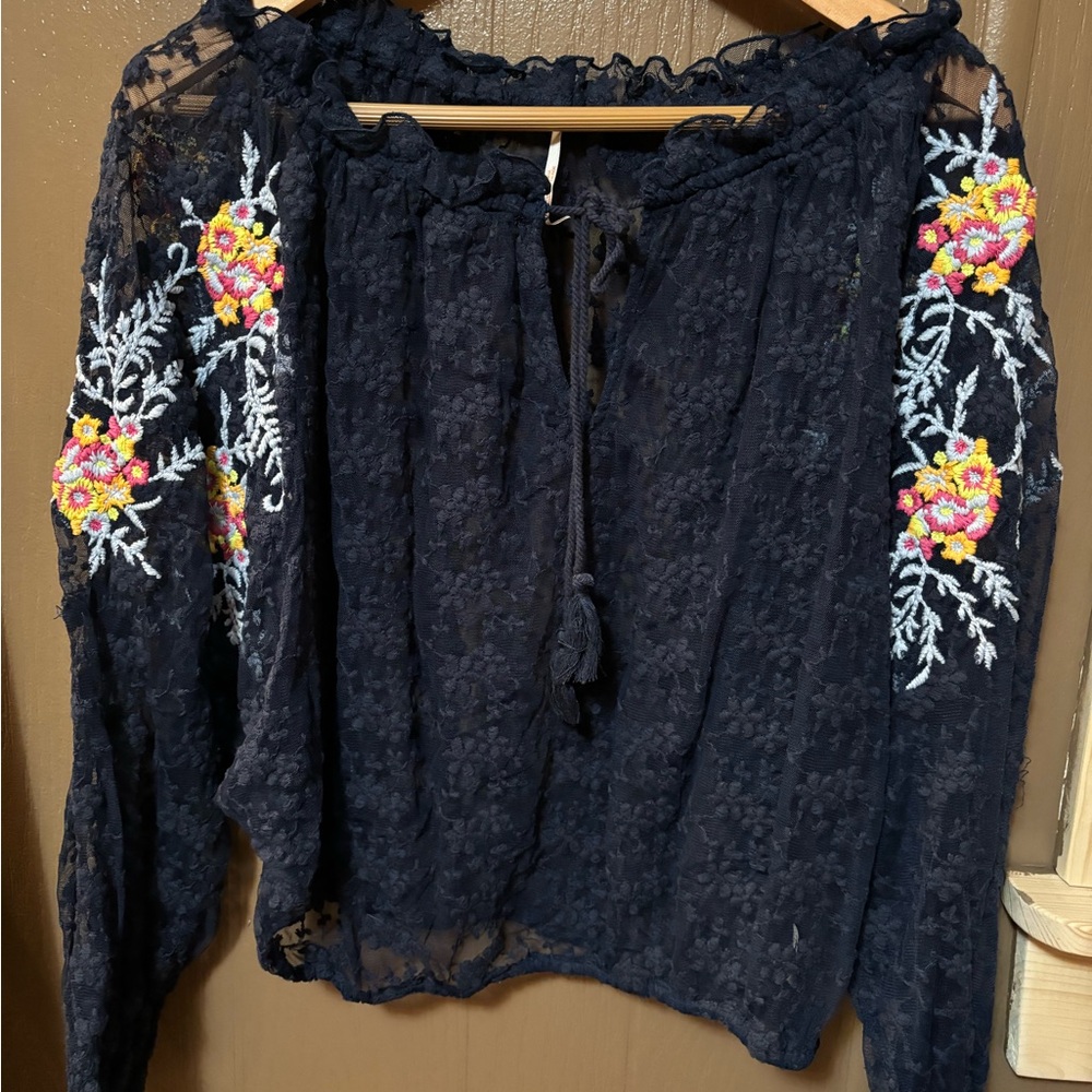 Free People Navy Blue Lace Floral Women's Top - Picture 2 of 5